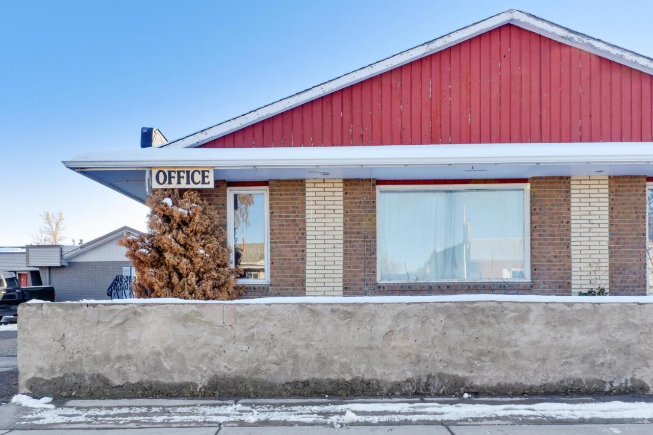 Hotel Bethel - Fort Macleod, Ab Екстер'єр фото